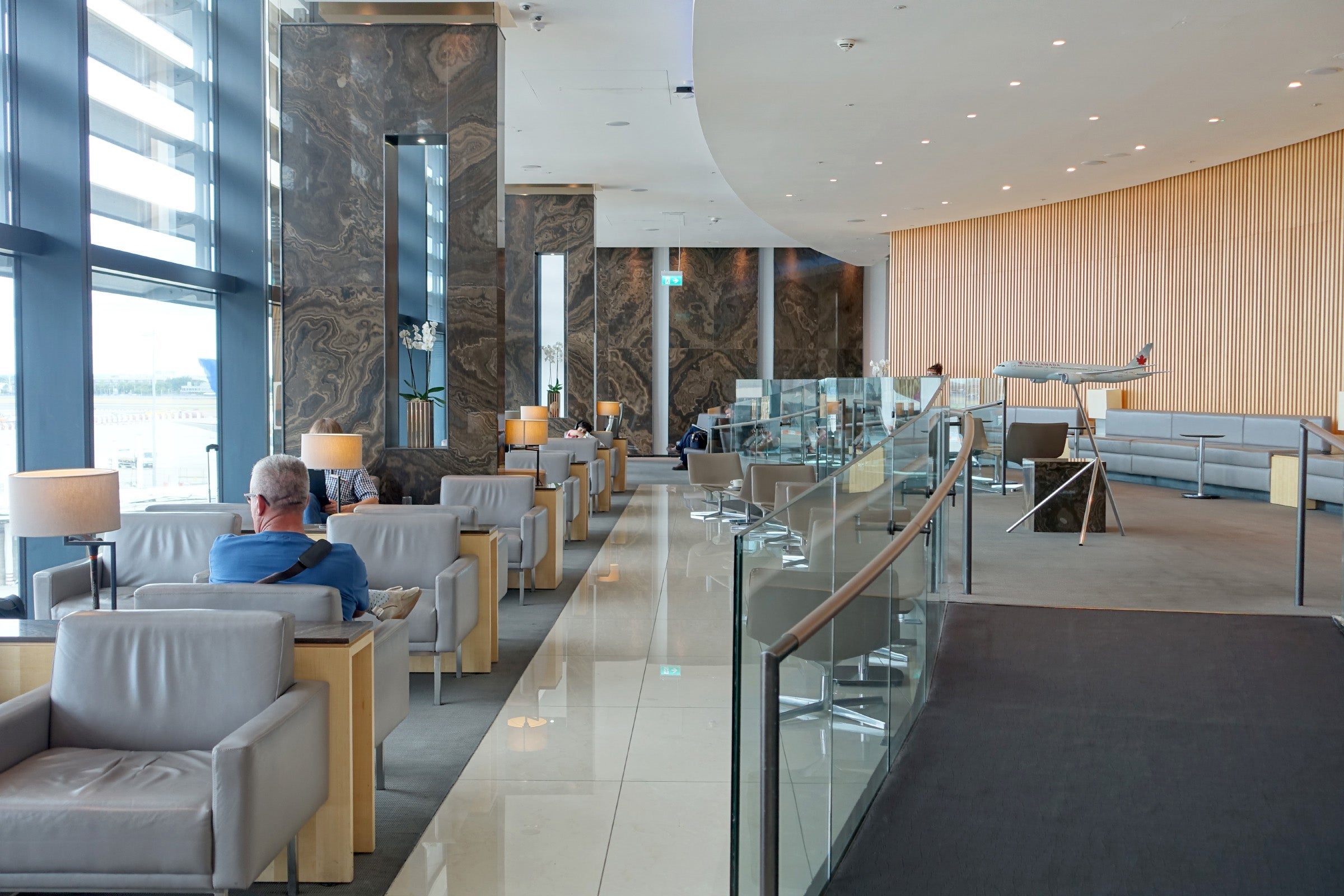 Air Canada 777-300ER Business Class Review