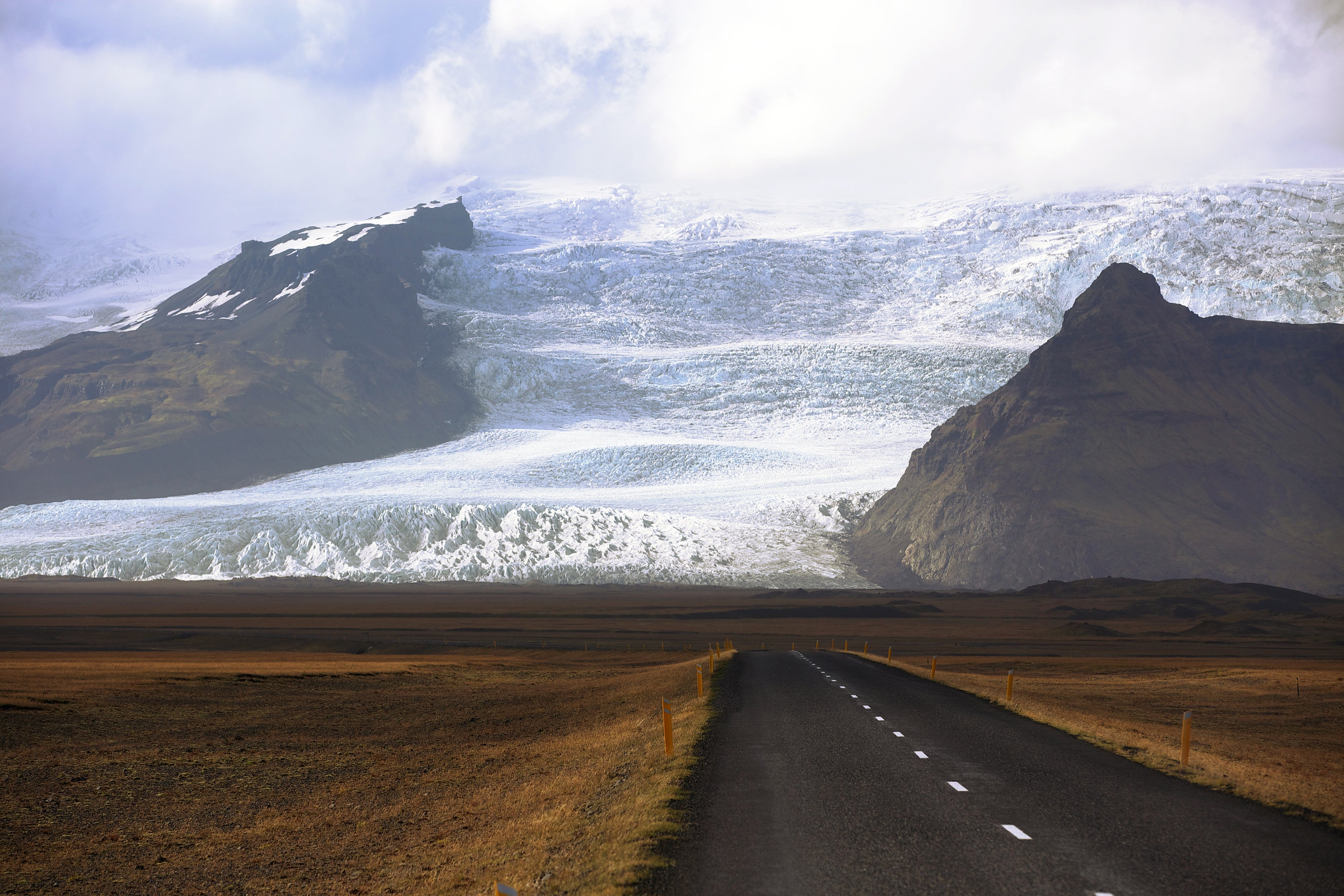 Vatnajökull glacier, the largest in Europe. Image courtesy of Dislentev via Getty Images.