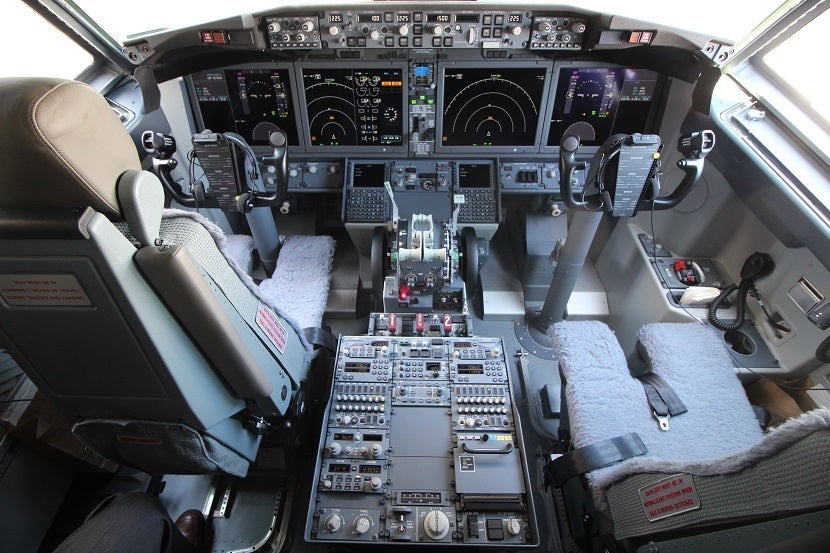 IMG Norwegian Air Boeing 737 MAX 8 cockpit