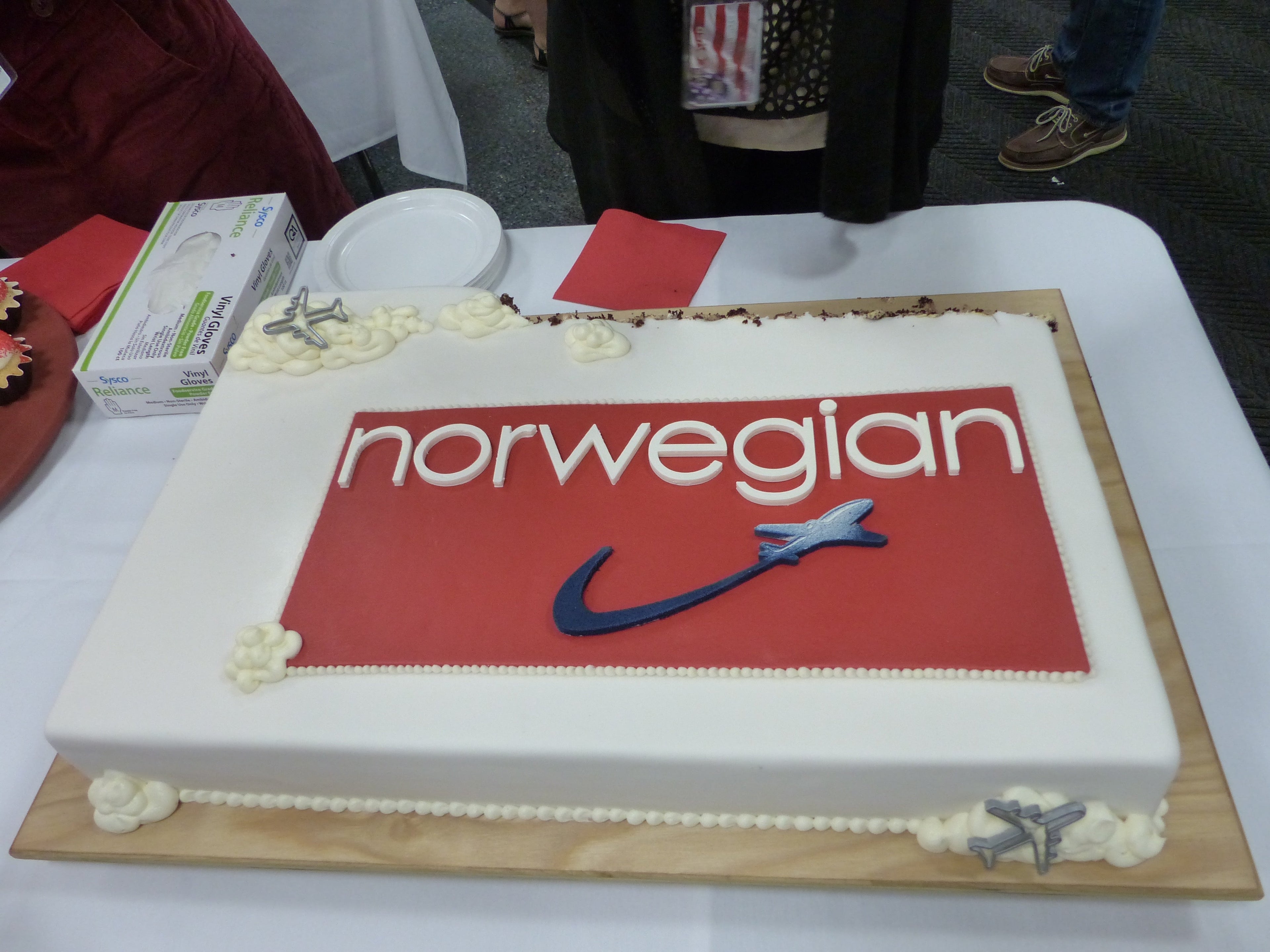 IMG-Norwegian-Edinburgh-cake