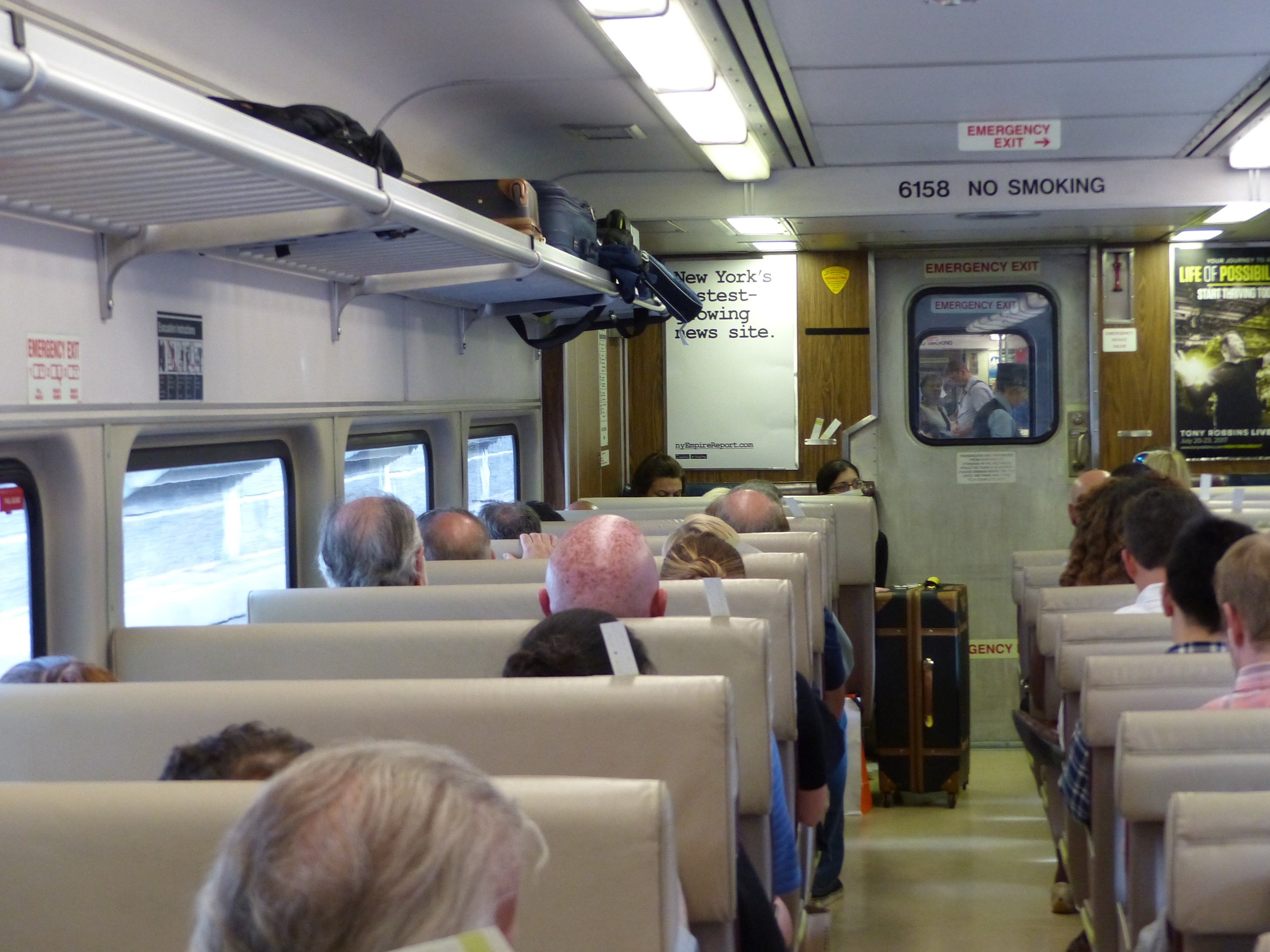 IMG-Norwegian-Edinburgh-train-luggage