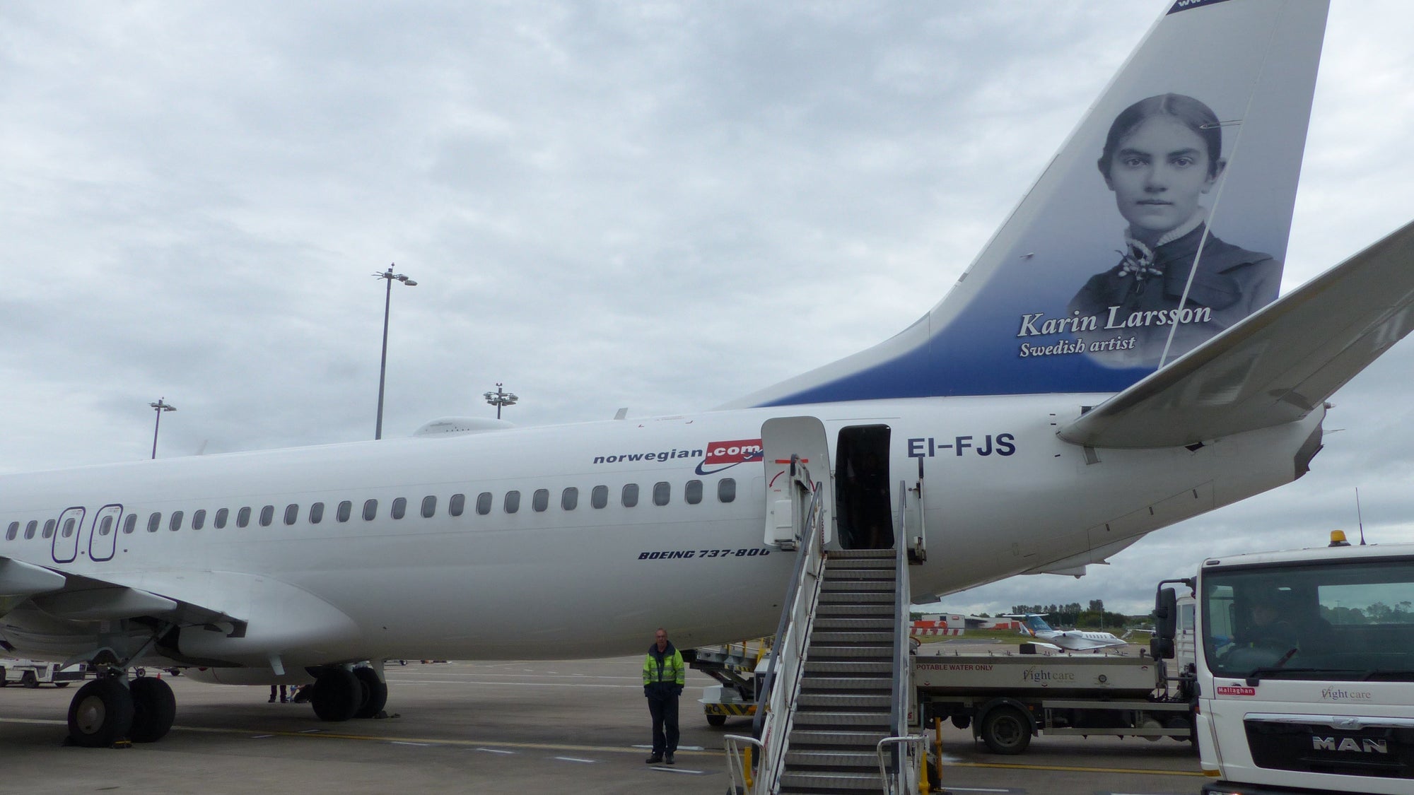IMG-norwegian-edinburgh-tail