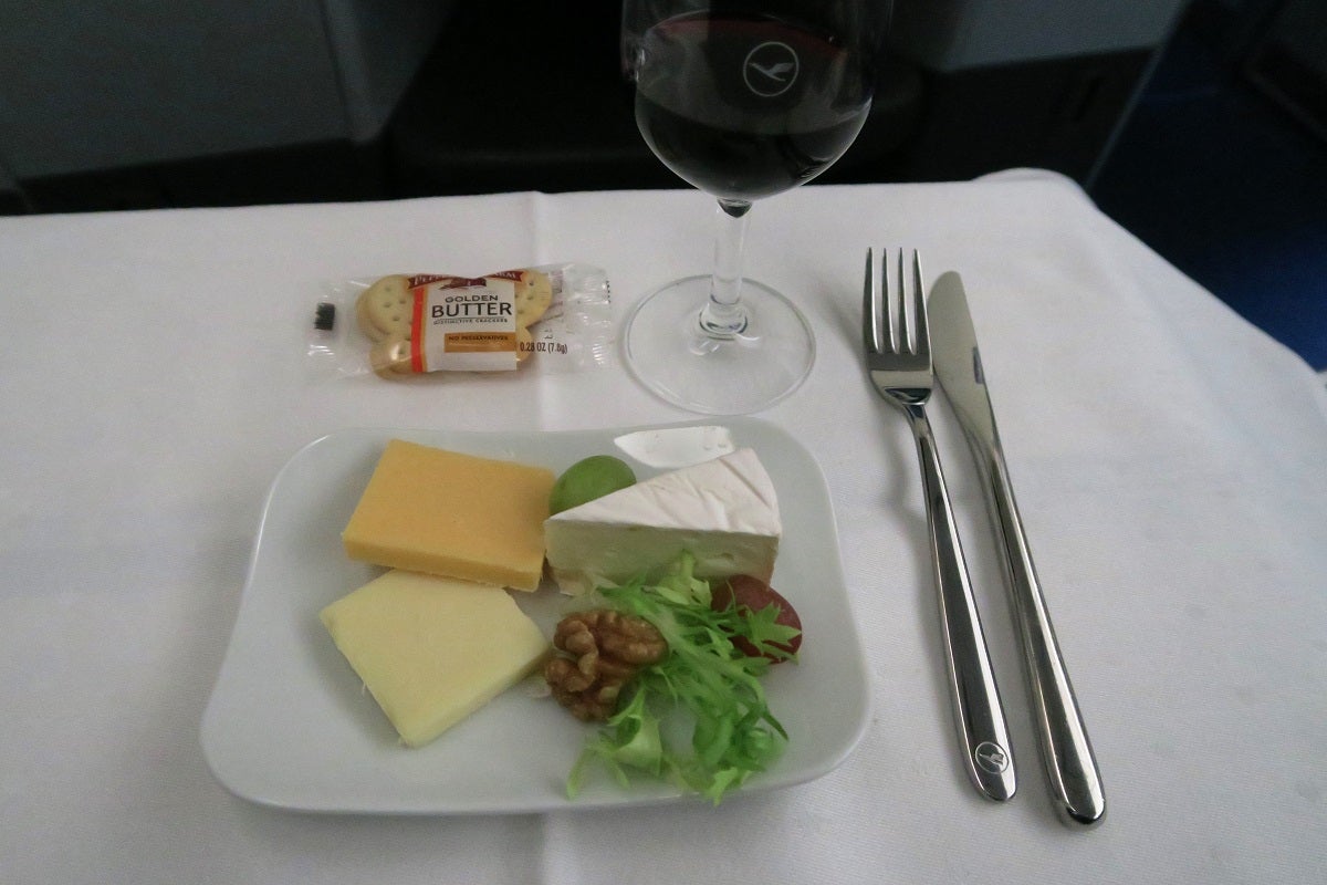 Lufthansa 747-8 748 business class IAD-FRA dessert