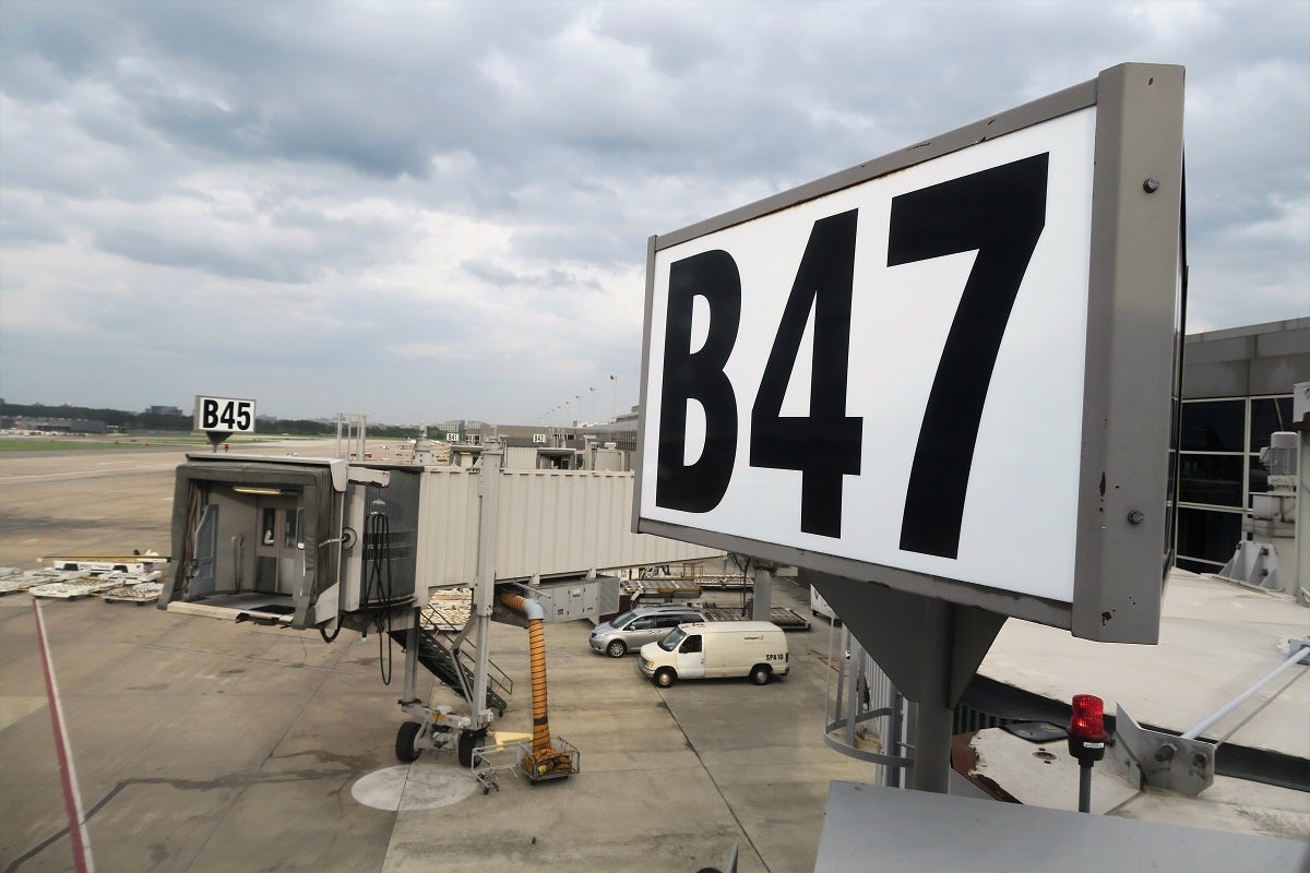 Lufthansa 747-8 748 pushback from IAD