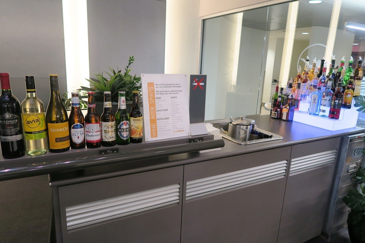 Lufthansa IAD Dulles Business Lounge bar