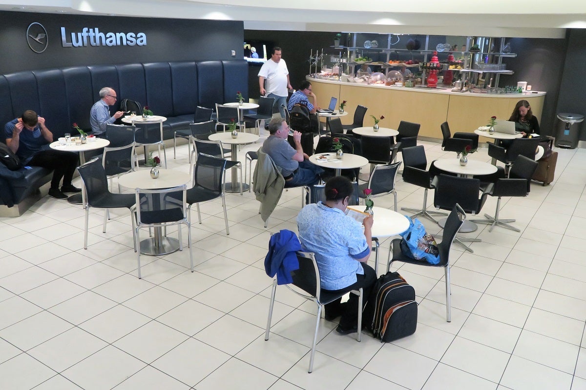 Lufthansa IAD Dulles Business Lounge dining room