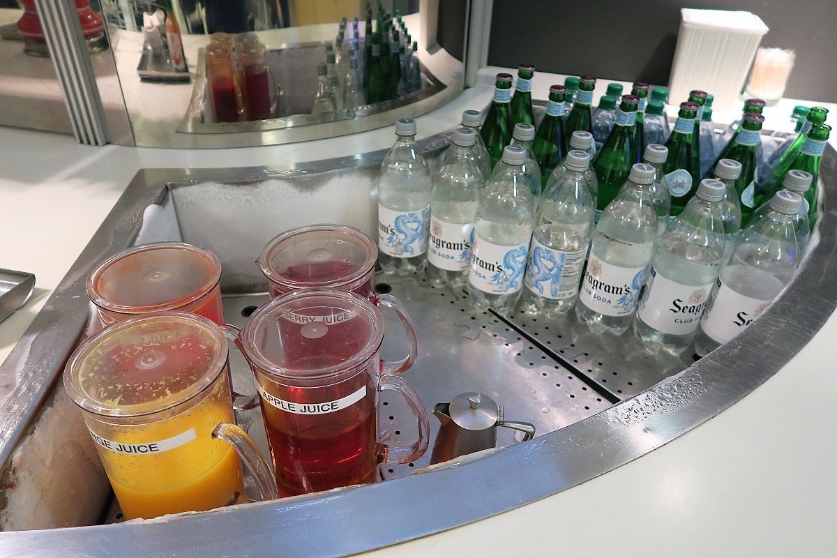 Lufthansa IAD Dulles Business Lounge self-serve drinks