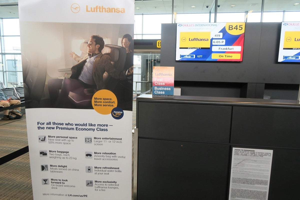 Lufthansa IAD boarding area