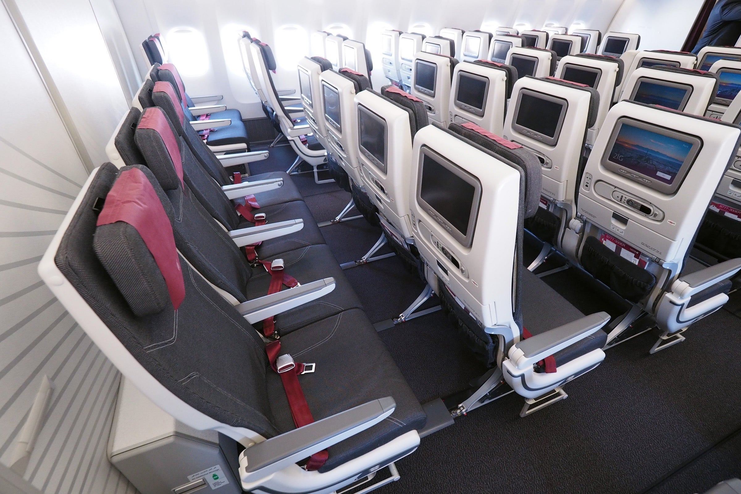 Qatar 777 Qsuite Tour