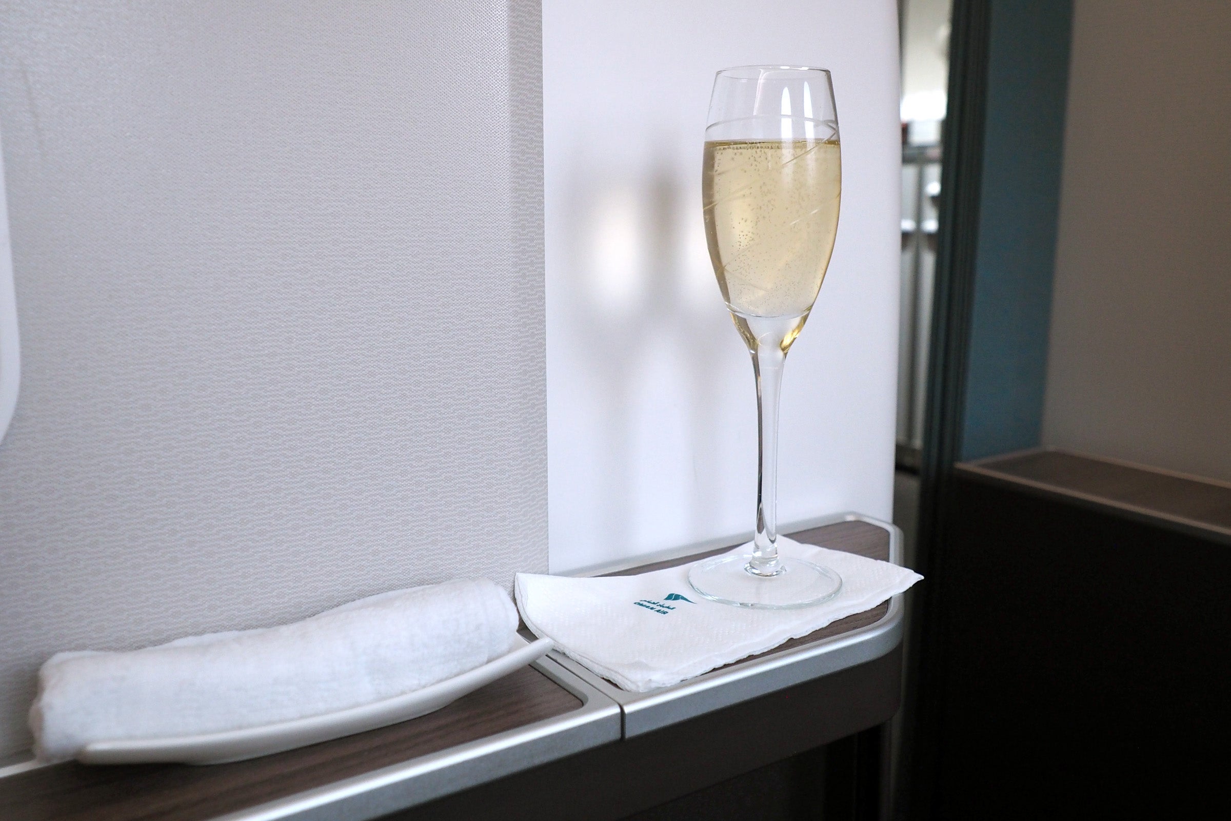 Oman Air 787-9 CDG-MCT Review