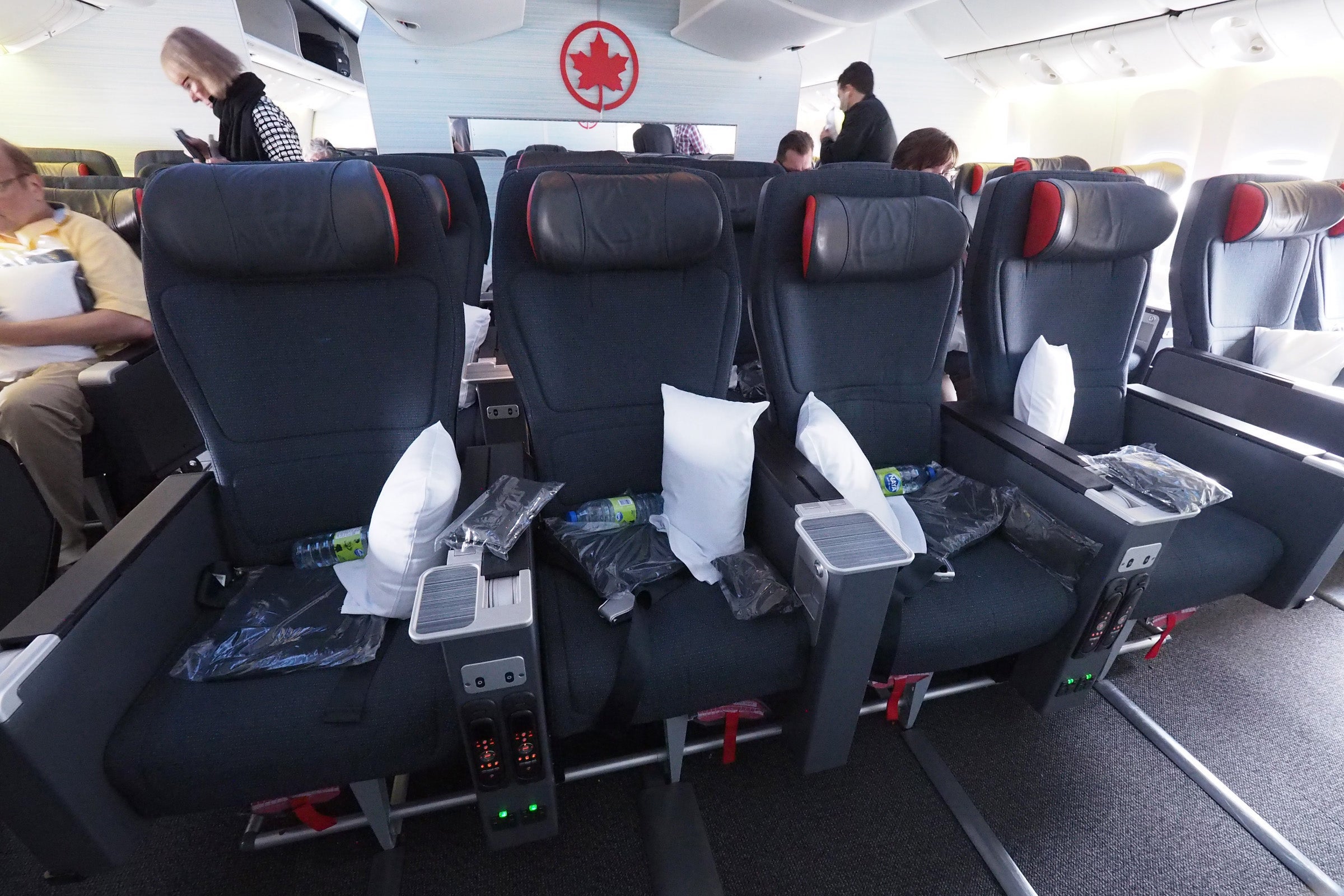 Air Canada 777-300ER Business Class Review