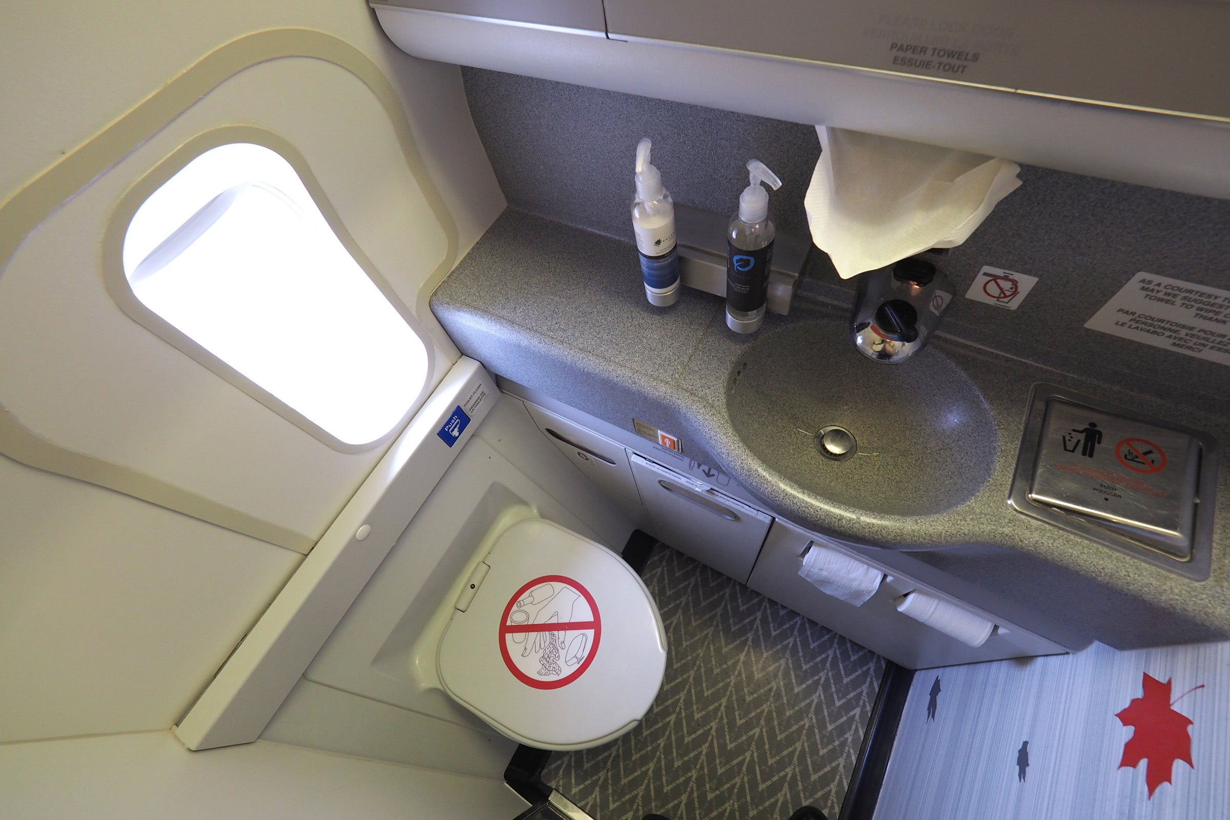 Air Canada 777-300ER Business Class Review