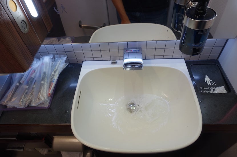 Qatar lav sink