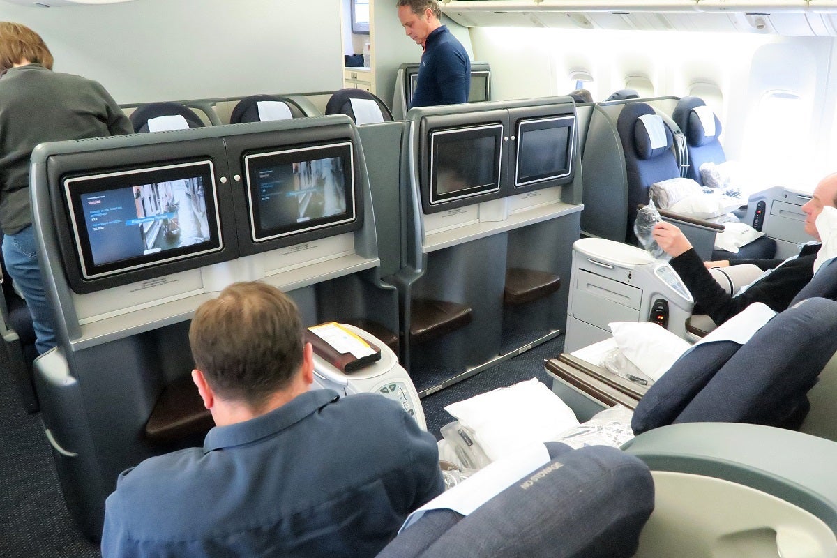 United 777-200 Polaris Business cabin