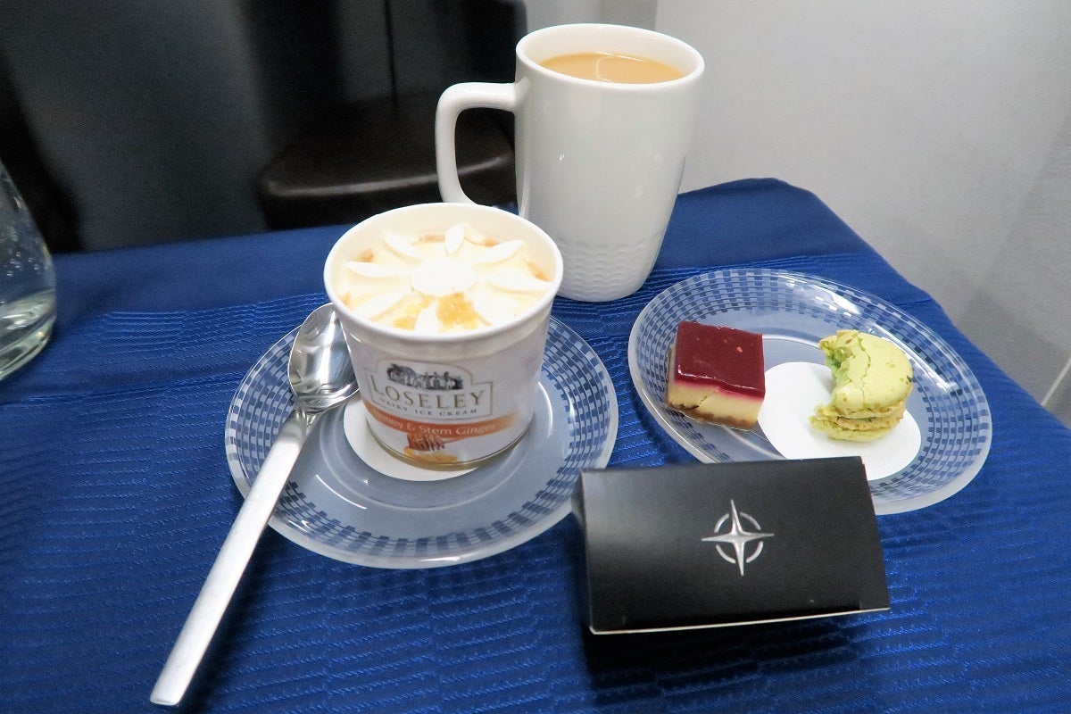 United 777 Polaris Business FRA-IAD dessert