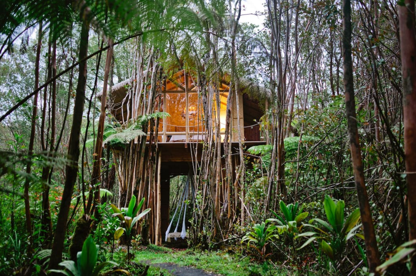 The final tree house is nestled in Hawaiian jungle. Photo courtesy of Airbnb.