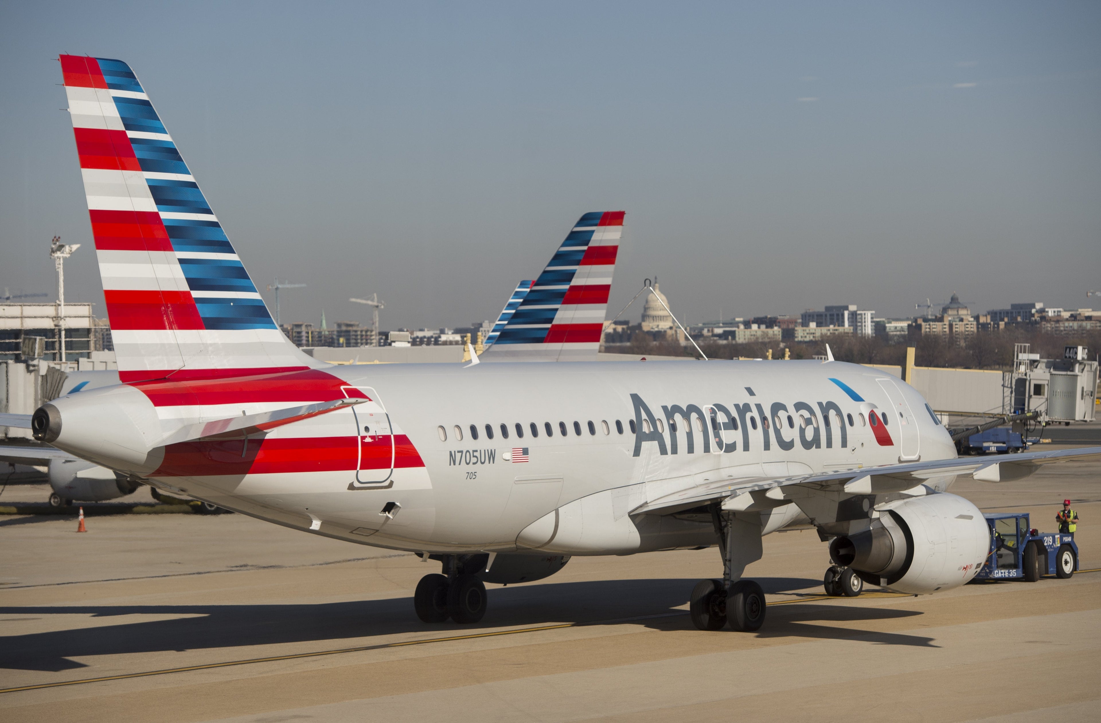 An American Airlines Airbus A319 airplane prepares to depart from Ronald Reagan Washington National Airport in Arlington, Virginia, December 22, 2016, ahead of the Christmas holiday. / AFP / SAUL LOEB (Photo credit should read SAUL LOEB/AFP/Getty Images)