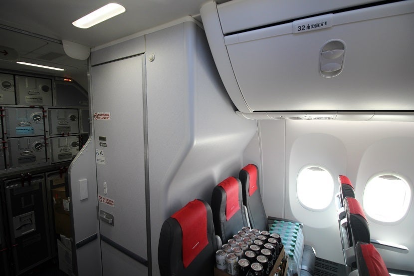 IMG Norwegian Air Boeing 737 MAX 8 back row