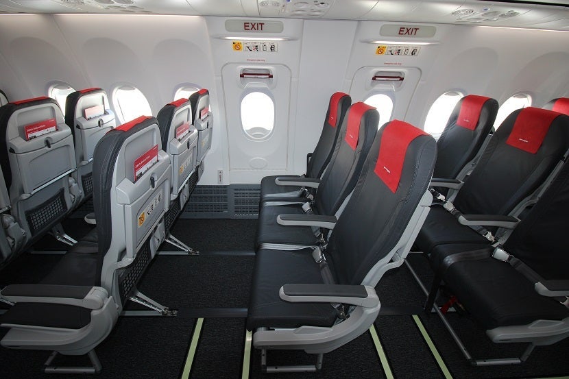 IMG Norwegian Air Boeing 737 MAX 8 exit row 2