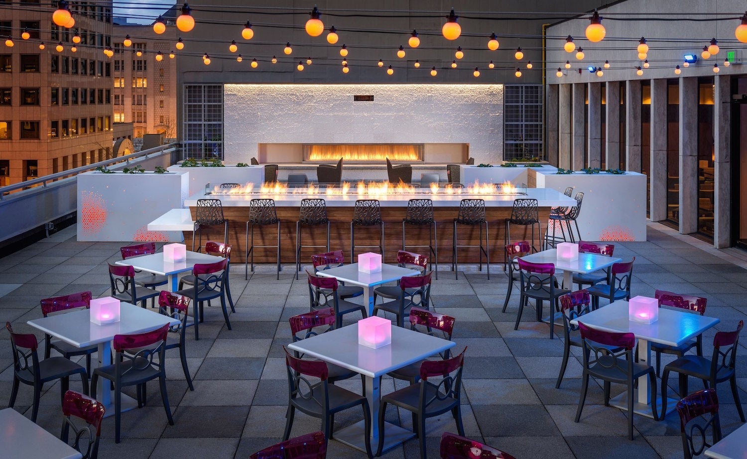Sleek and sexy wins the nightlife in Seattle. Image courtesy of Frolik Kitchen + Cocktails' Facebook page.