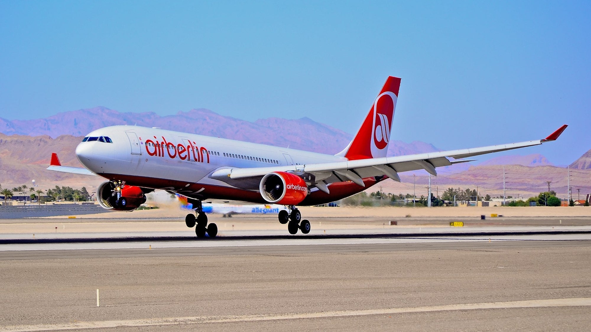 D-ALPE_airberlin_2002_Airbus_A330-223_C-N_469_(7317931032)