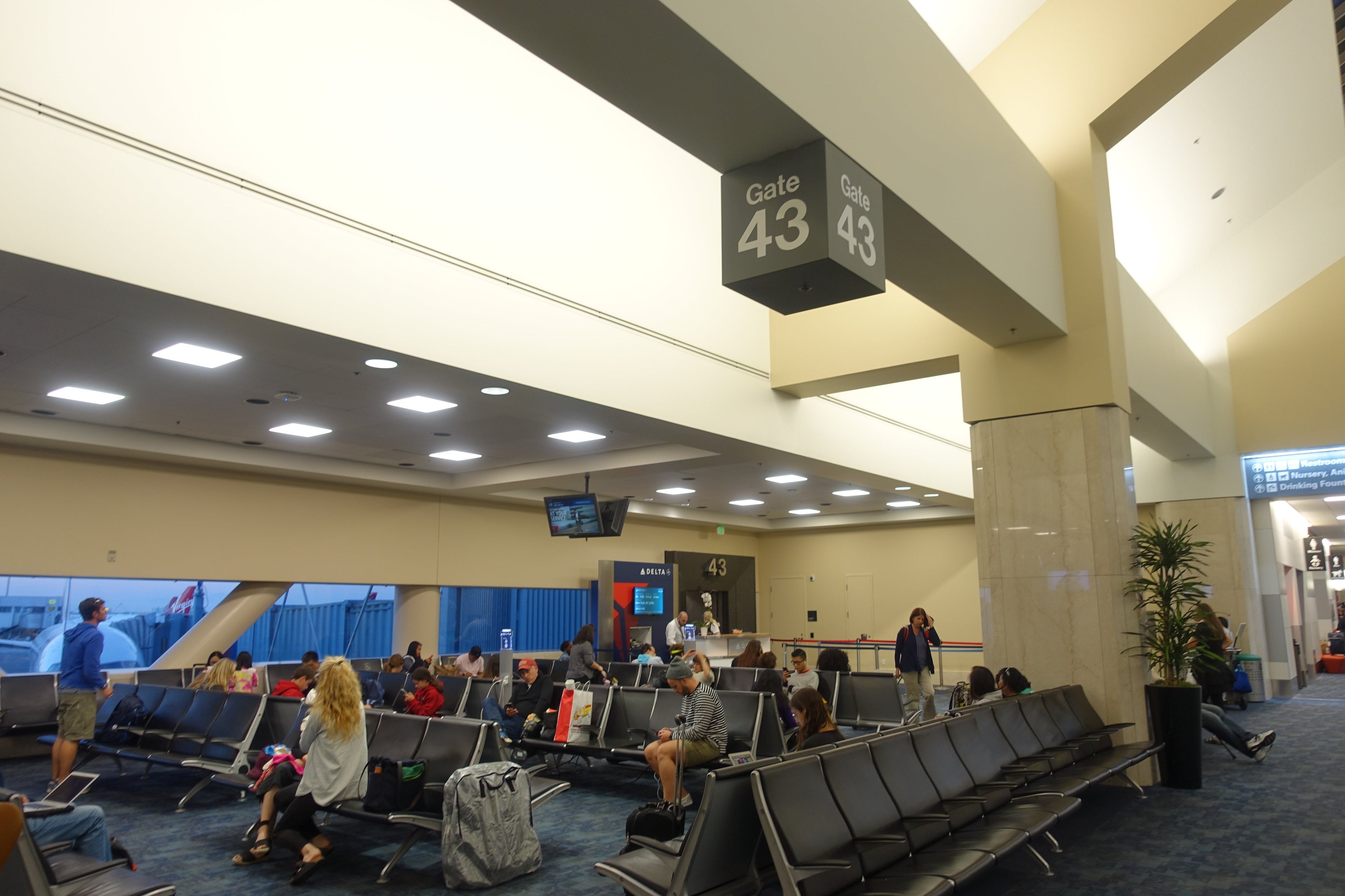 Gate 43, where my transcon red-eye was leaving from. The whole terminal felt dead.