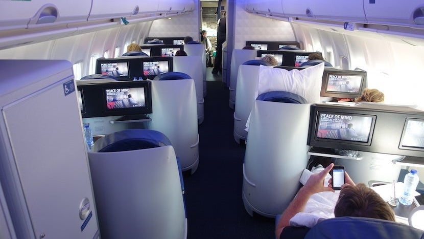 Delta 757 cabin back