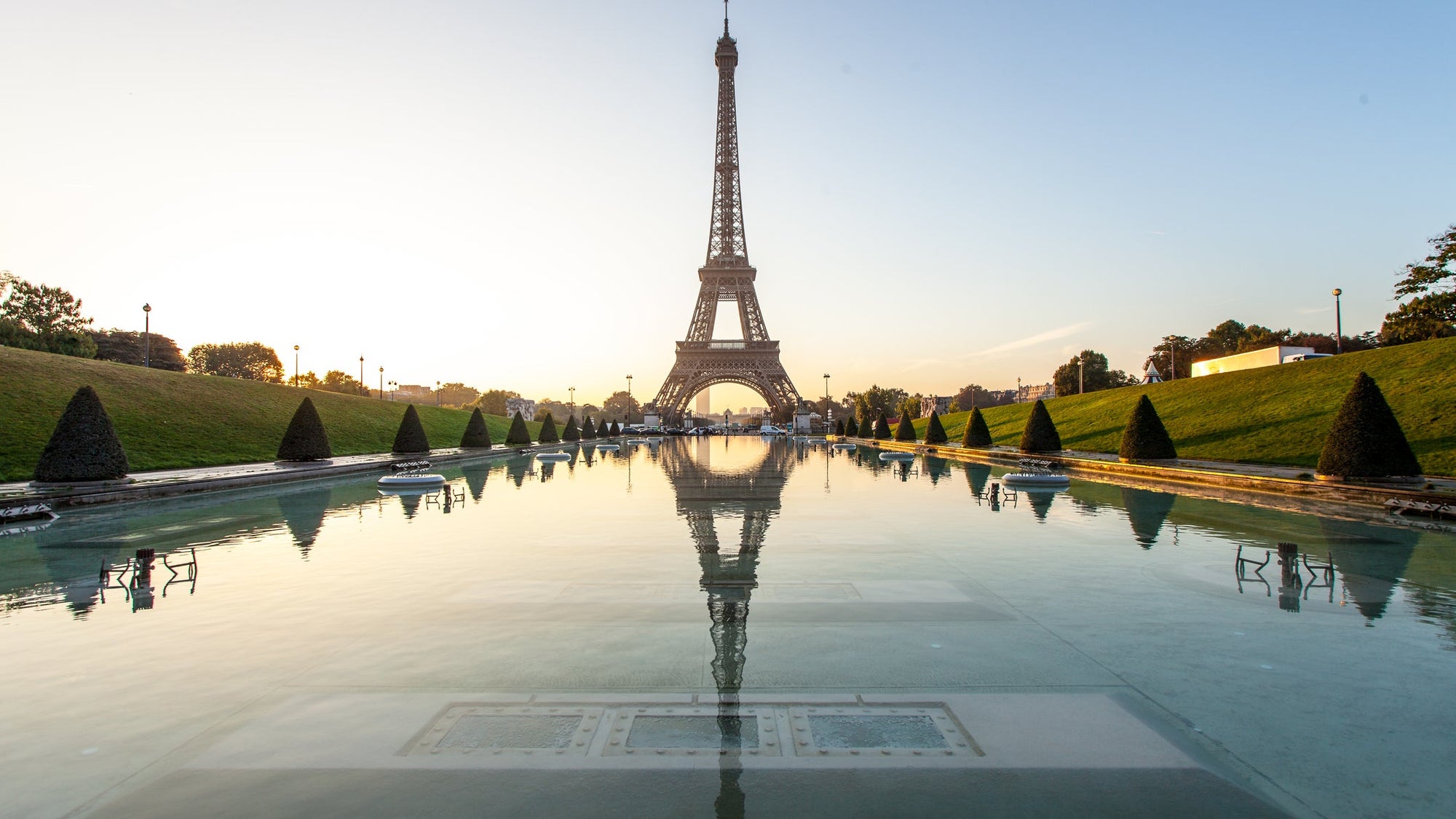 Eiffel reflection