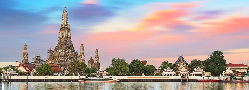 The most spectacular view of watching the iconic Wat Arun during the sunset.