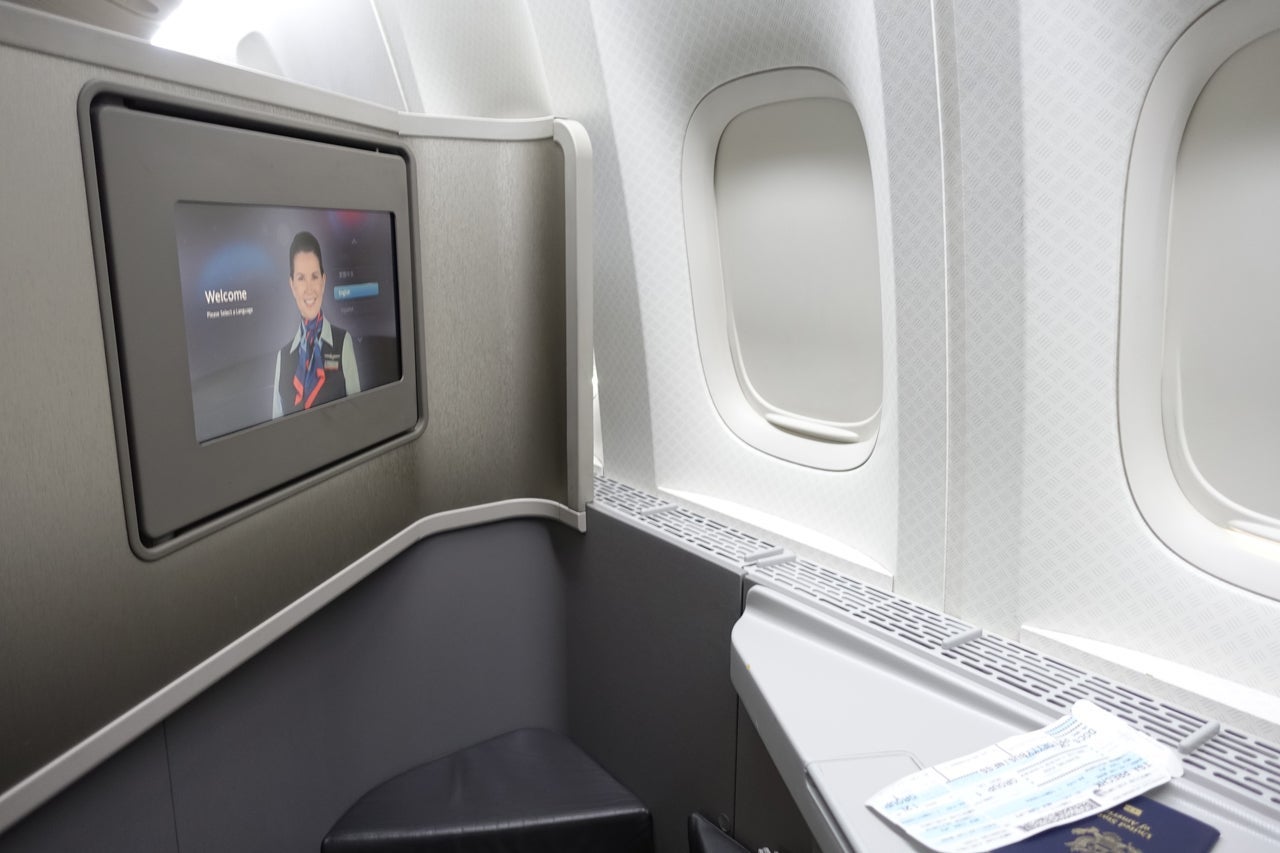 IMG-aa-biz-ife-screen-closed