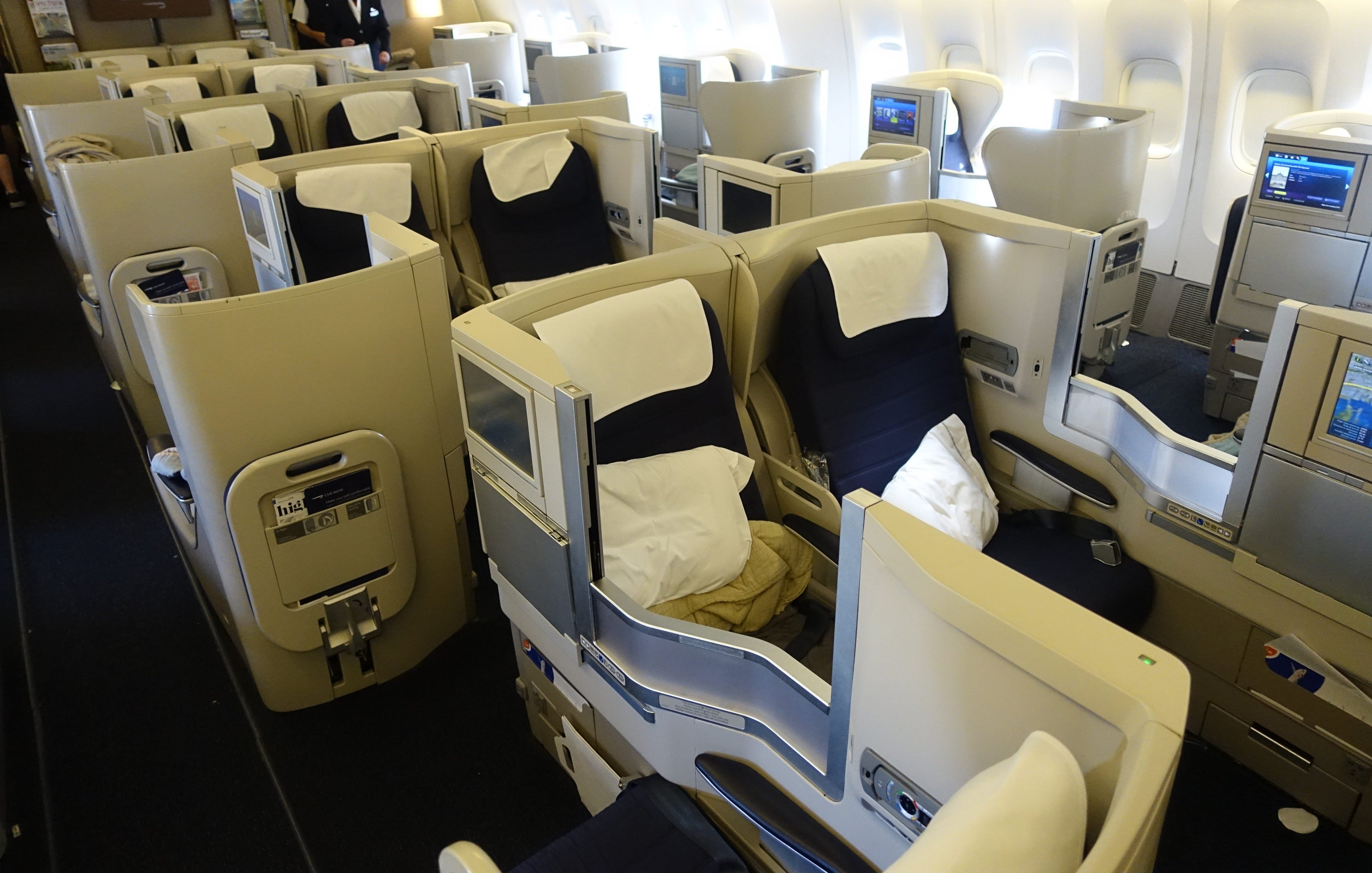 Fold down foot rests, fancy!