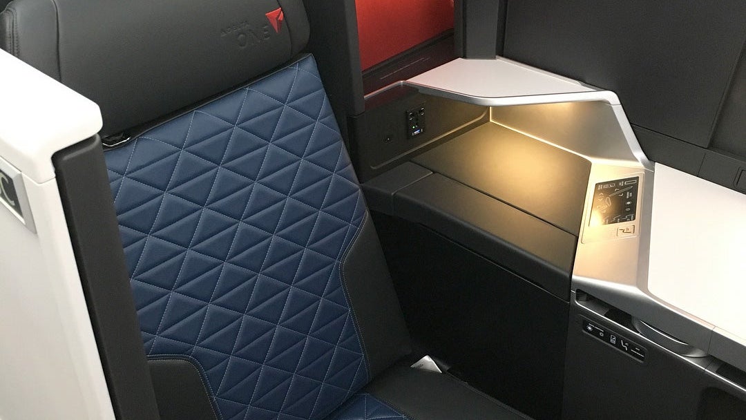 IMG-delta-one-suite-seat-a350