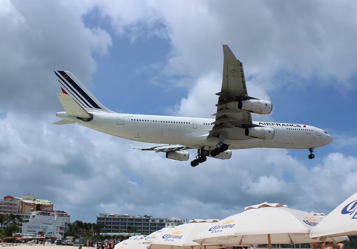 With the Jumbo Jet out of the picture, this Air France Airbus A340 is the biggest thing landing into SXM by far.