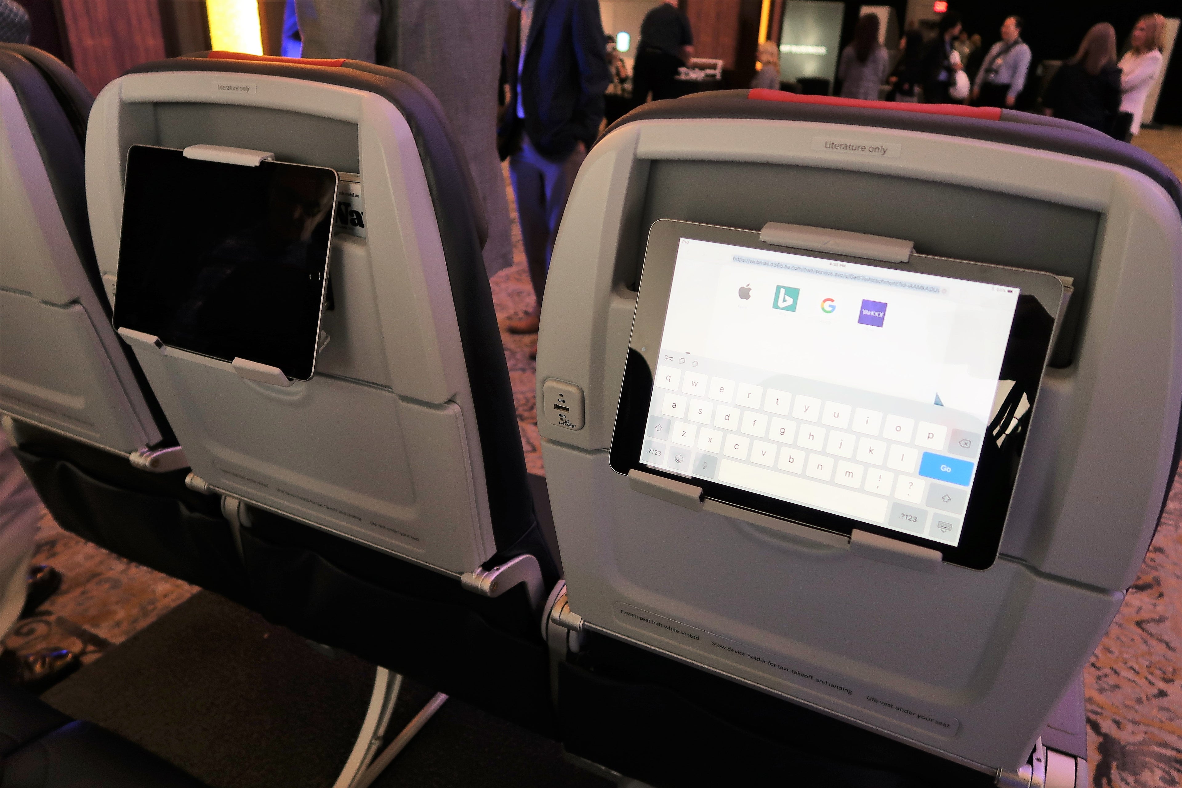 AA 737 MAX seat tablet holder