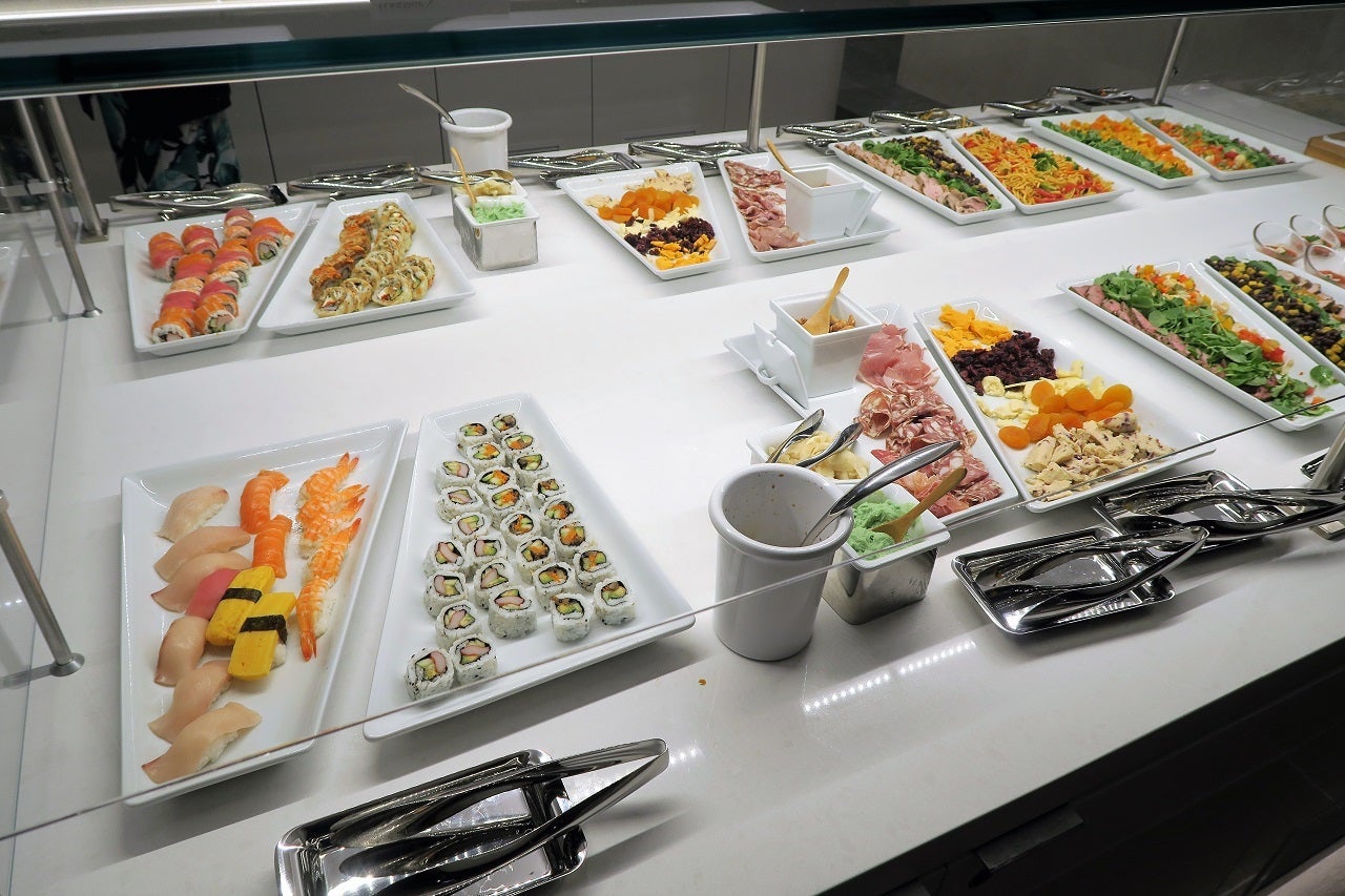 AA ORD Flagship Lounge - sushi
