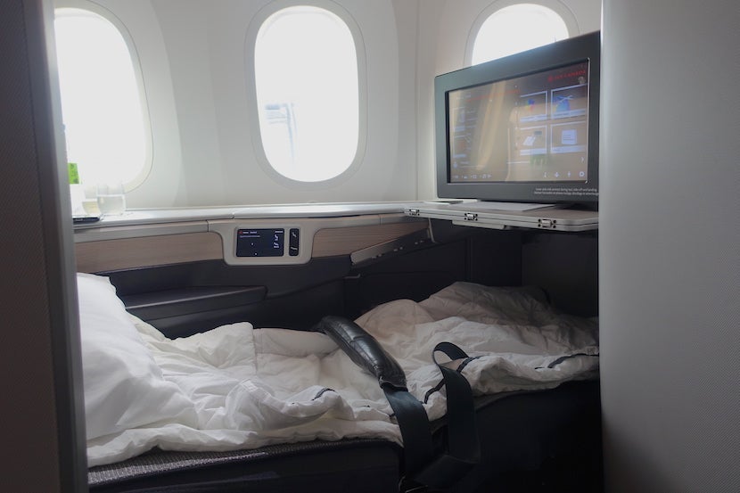 Air Canada bed eye level 2