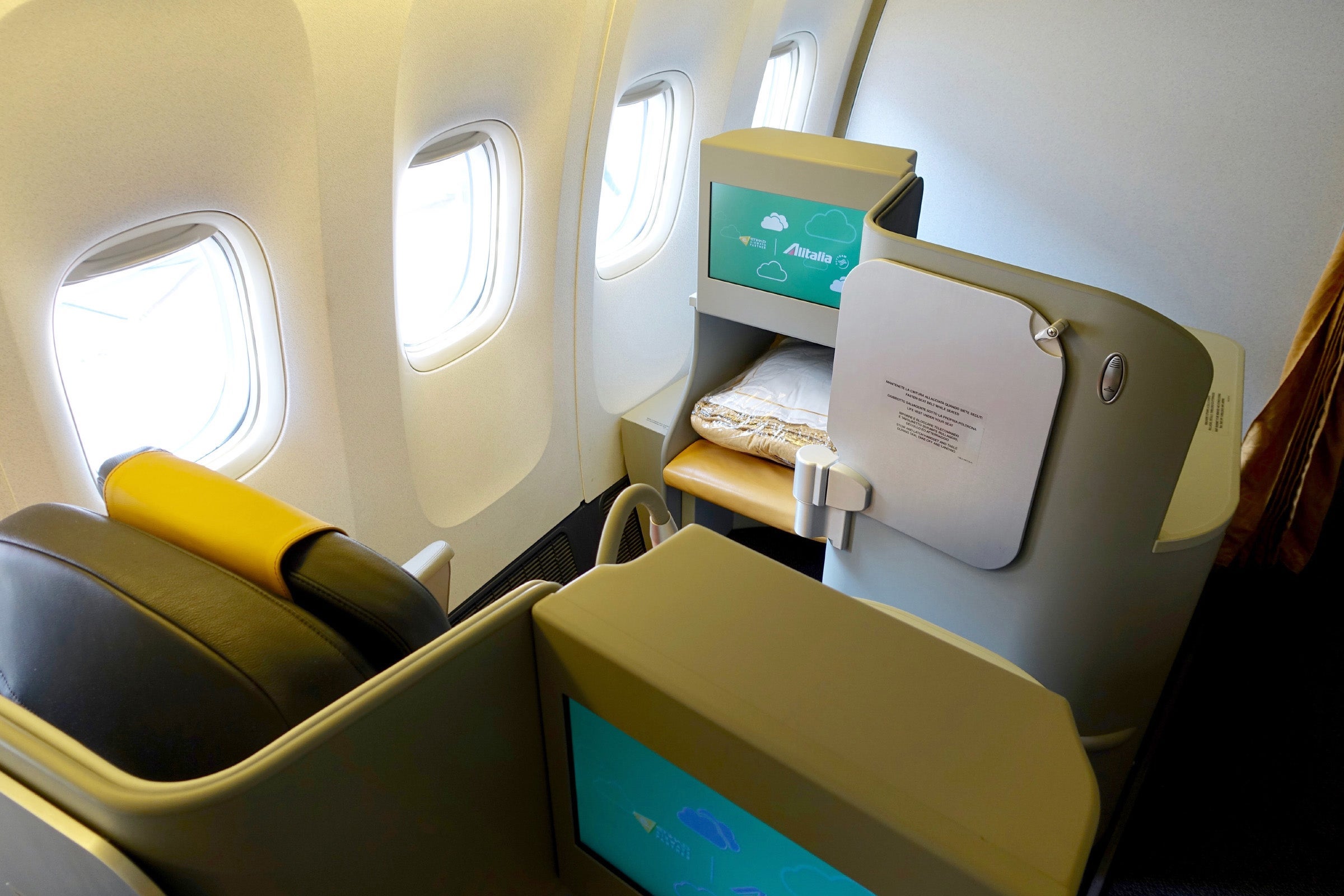 Alitalia 777 Business Class Review