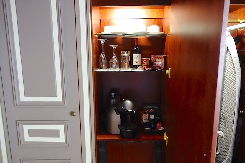 Intercontinental Bordeaux coffee minibar