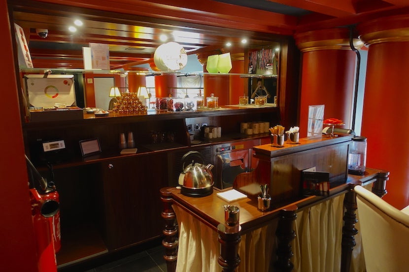 Intercontinental Bordeaux spa lounge cafe