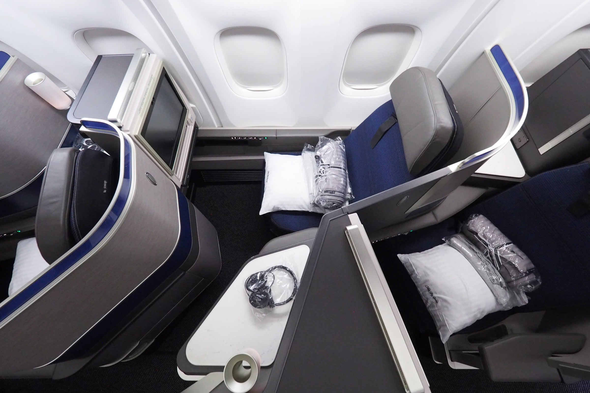 United 767-300ER Polaris Review