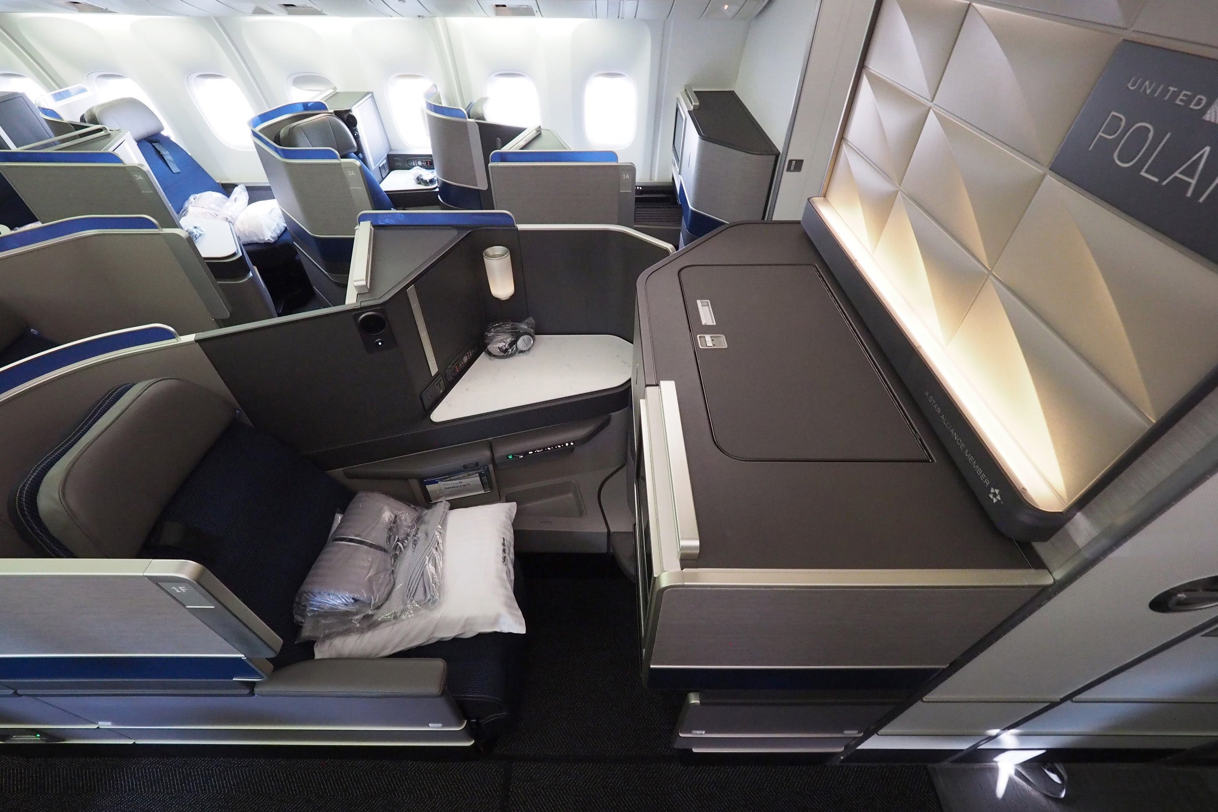 United 767-300ER Polaris Review
