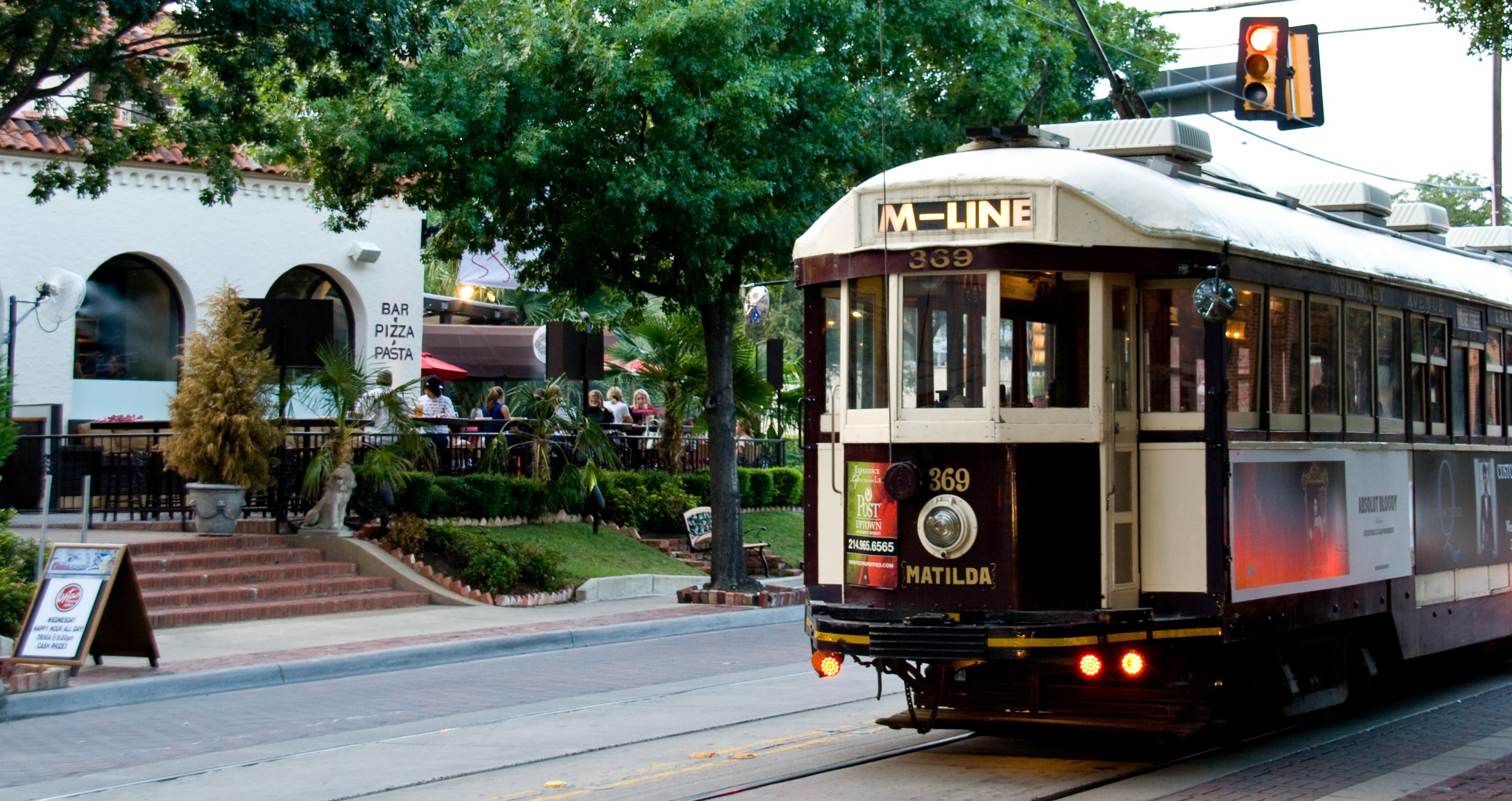 Hop aboard the McKinney Avenue Trolley. Image courtesy of <a href="https://www.visitdallas.com" target="_blank" rel="noopener">VisitDallas</a>.