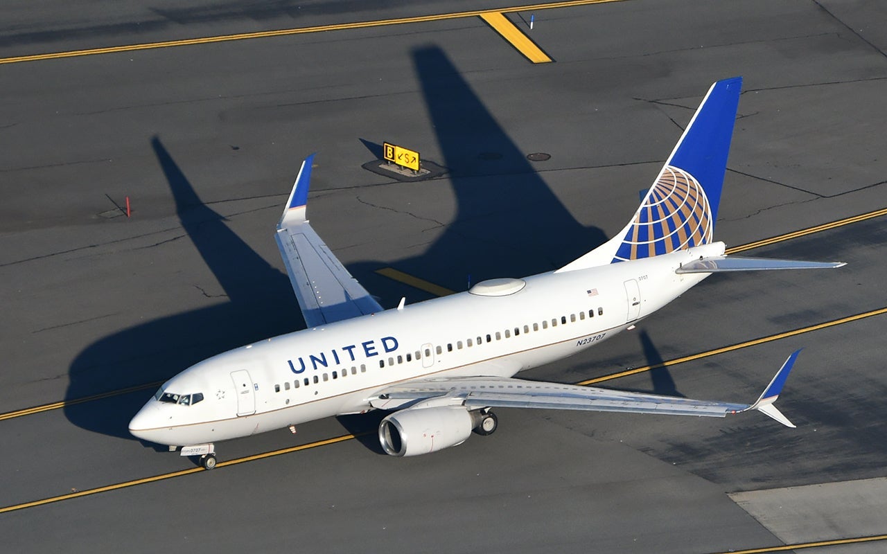 A Boeing 737-800 with "scimitar" winglets