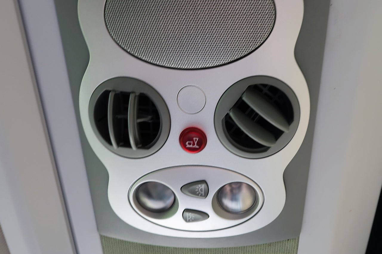 IMG_FlixBus_Munich_Stuttgart_ceiling
