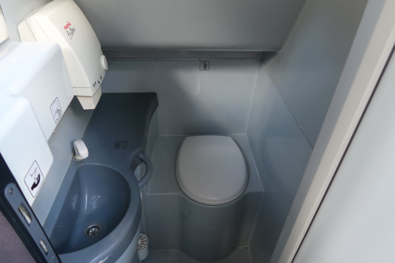 IMG_FlixBus_Munich_Stuttgart_toilet