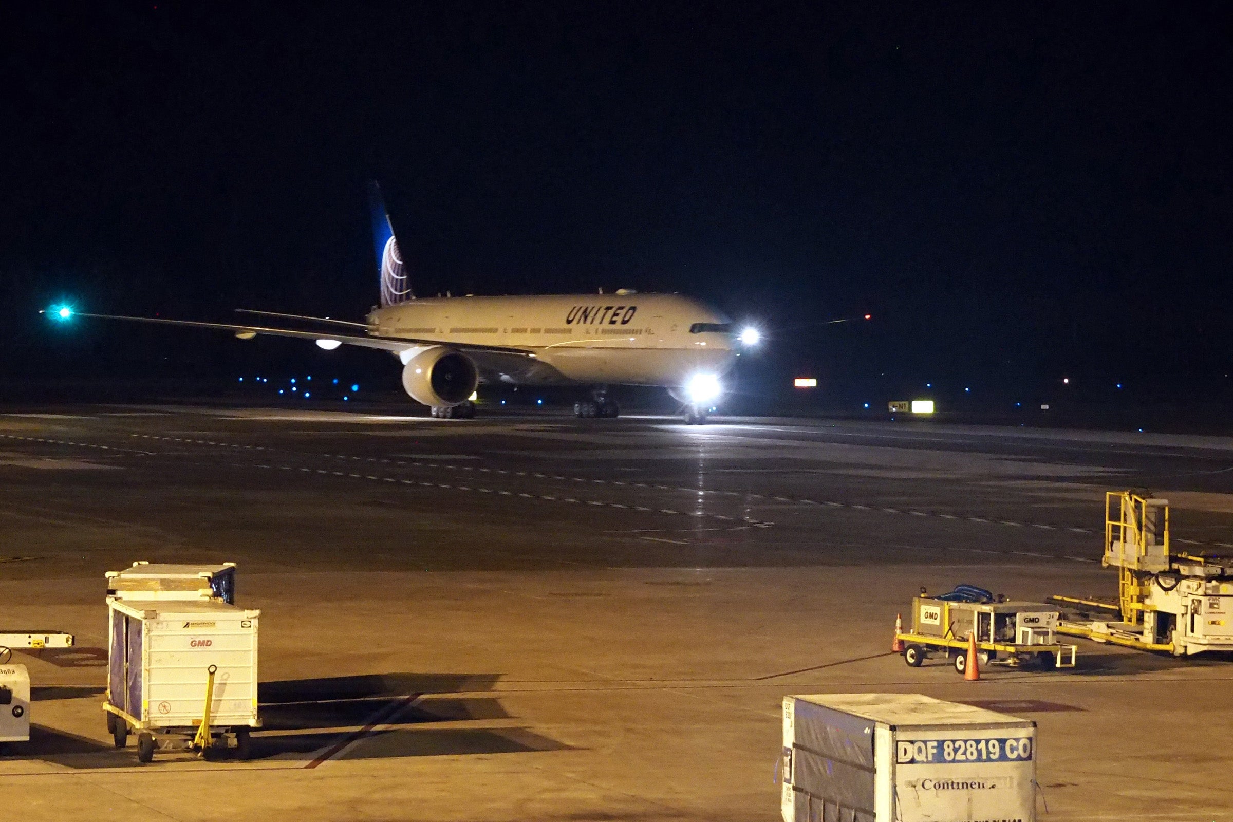 United 77W Relief Flight San Juan Puerto Rico