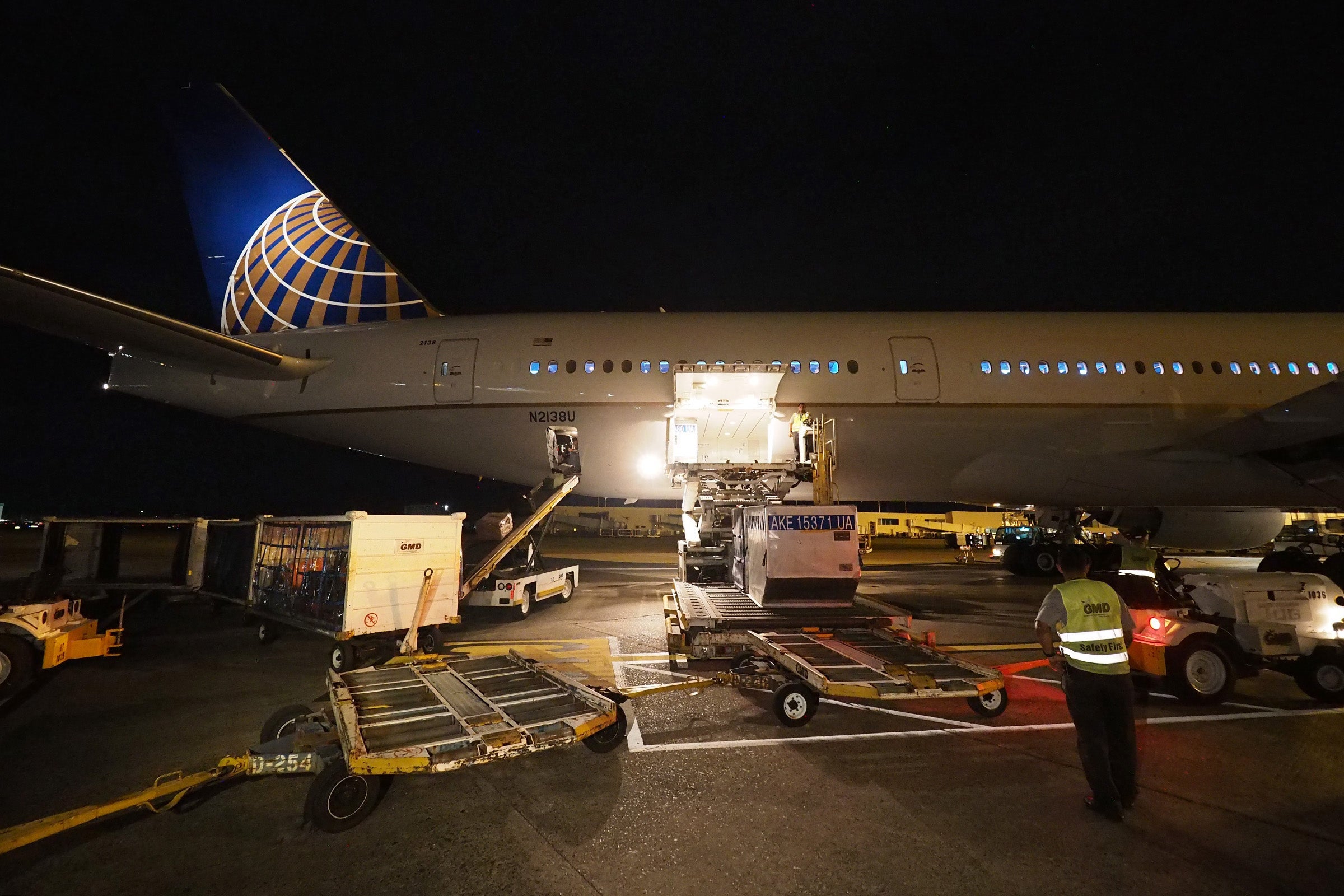United 77W Relief Flight San Juan Puerto Rico