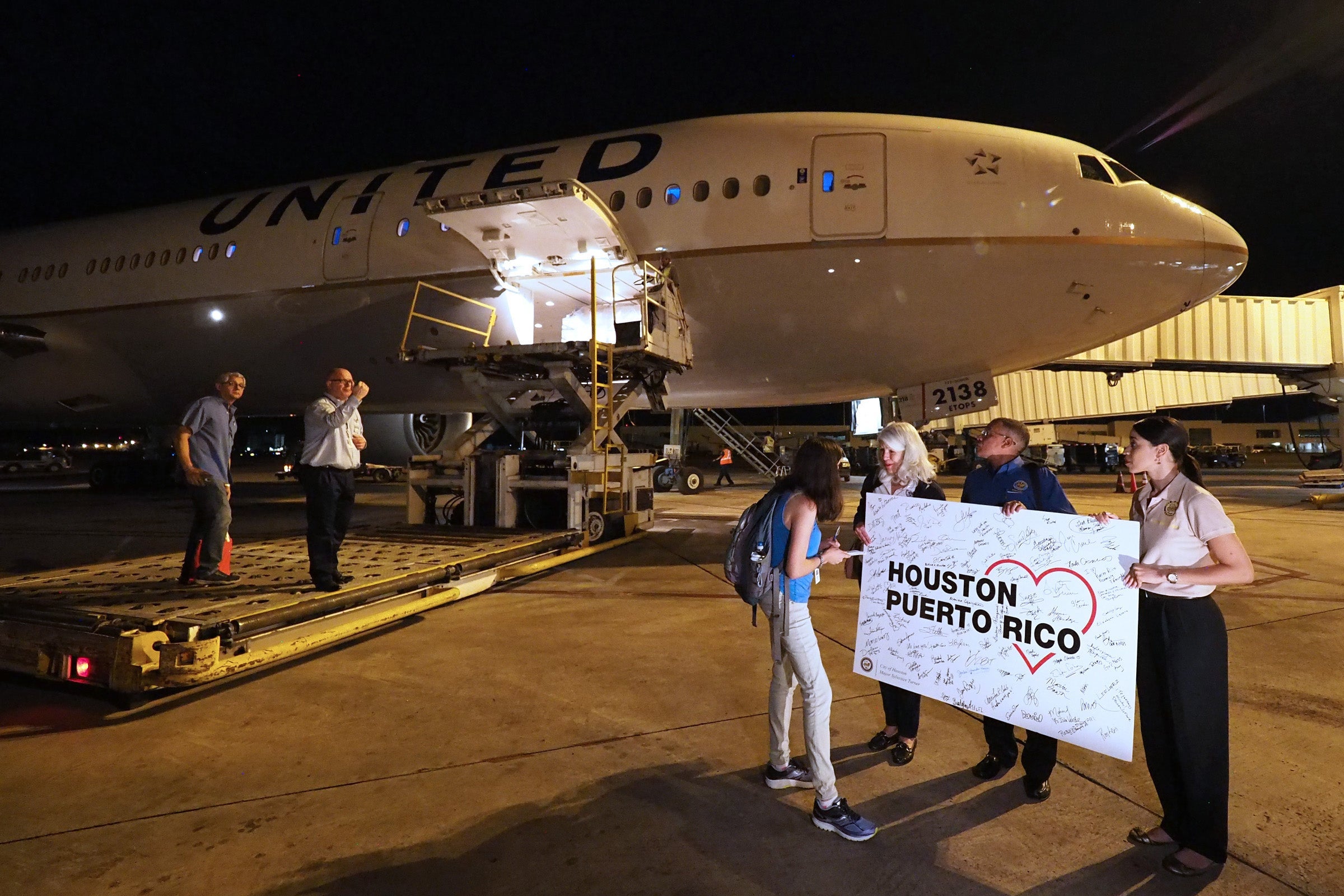 United 77W Relief Flight San Juan Puerto Rico