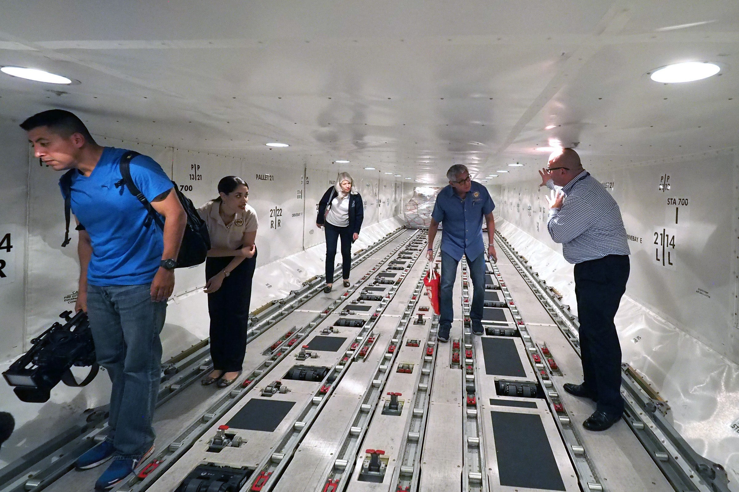 United 77W Relief Flight San Juan Puerto Rico