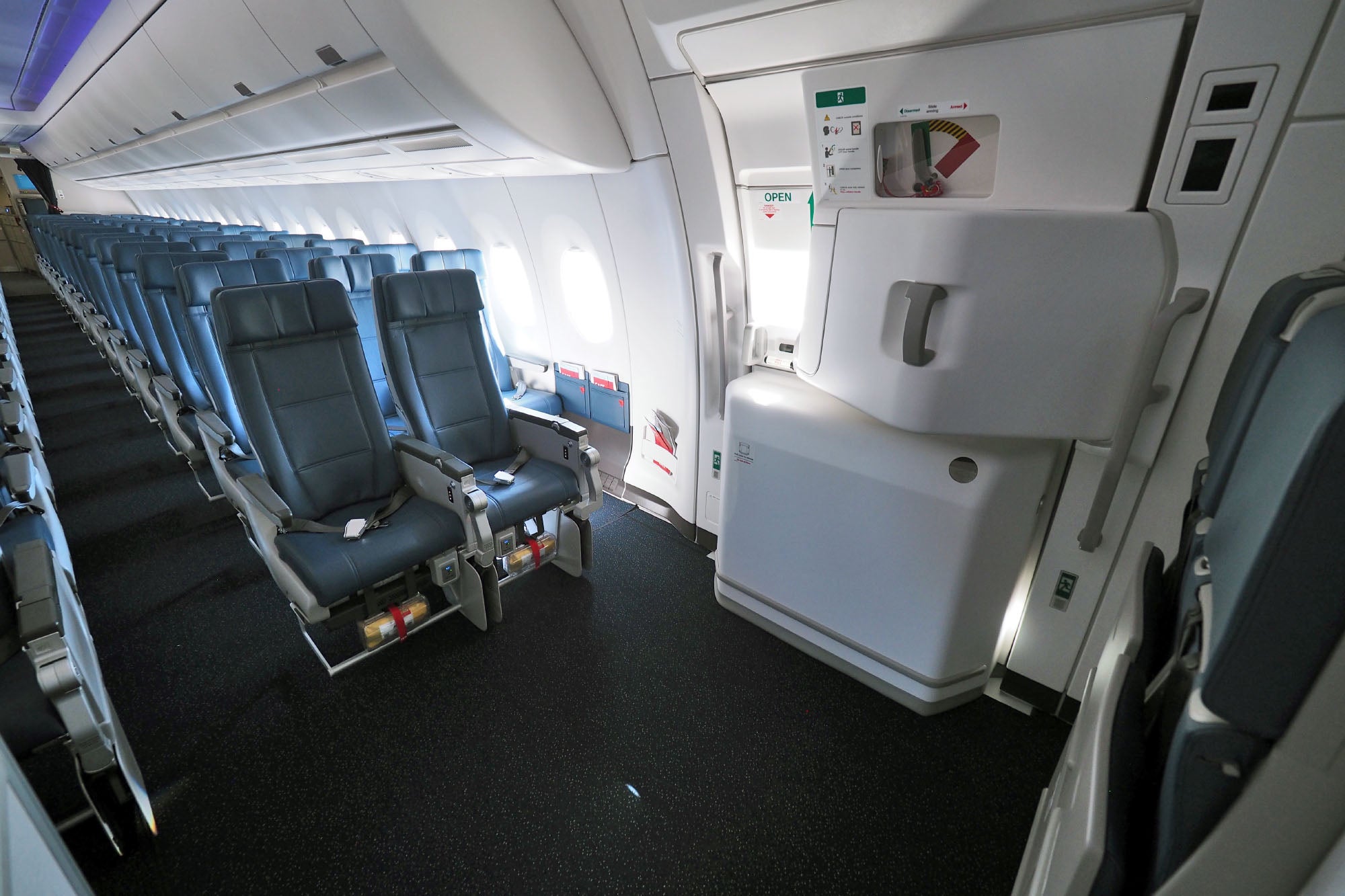 Delta A350 exit-row seats